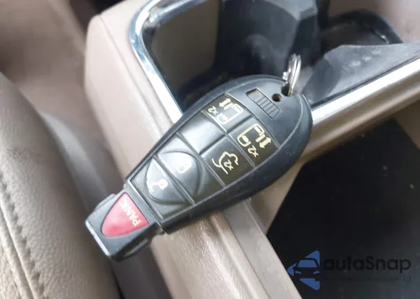 2014 Chrysler Town & Country Touring z USA, uszkodzony, nr VIN 2C4RC1BG3ER270416